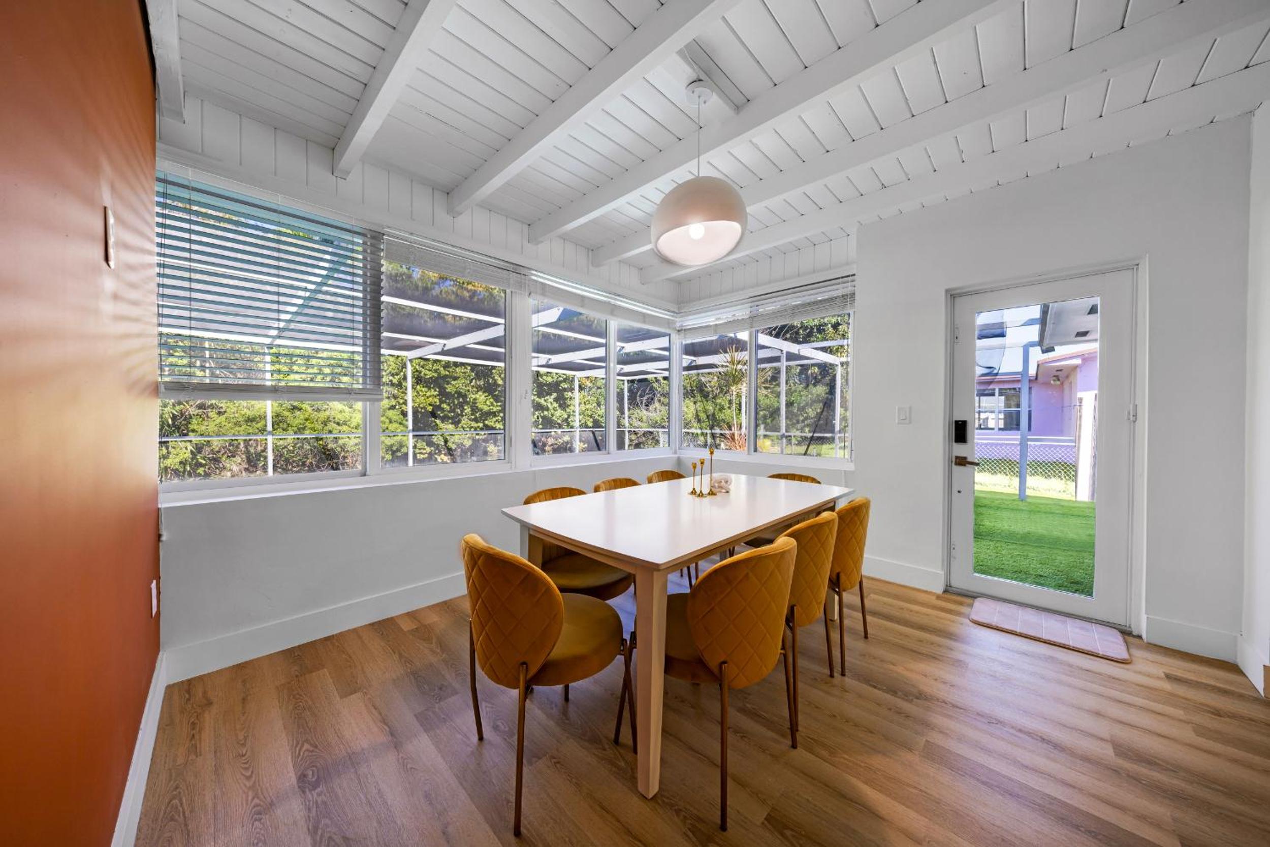 Tropical Villa Retreat with Private Pool & Peaceful Backyard - Stylish Escape in a Tranquil Residential Area