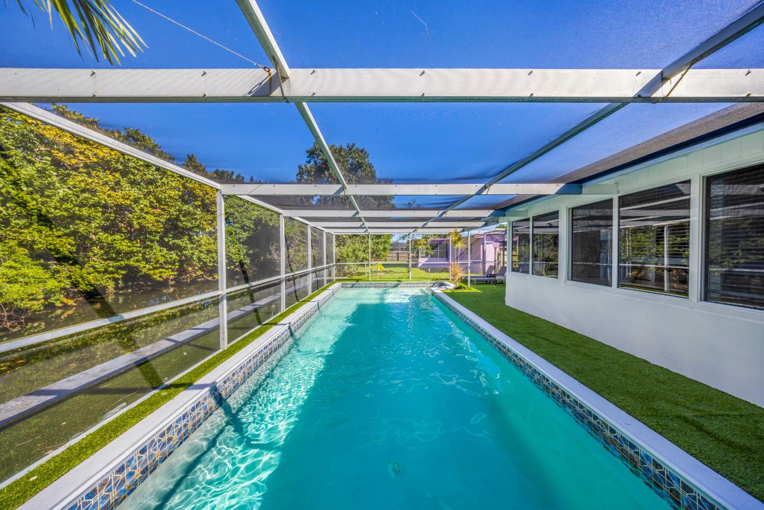 Tropical Villa Retreat with Private Pool & Peaceful Backyard - Stylish Escape in a Tranquil Residential Area