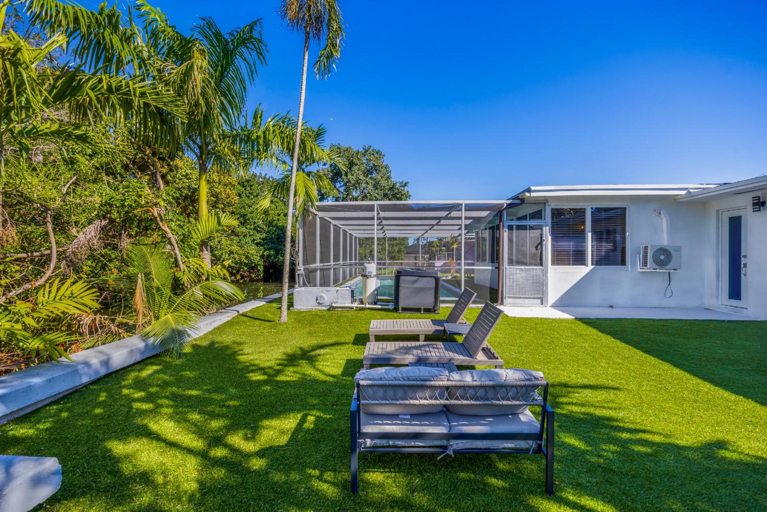 Tropical Villa Retreat with Private Pool & Peaceful Backyard - Stylish Escape in a Tranquil Residential Area
