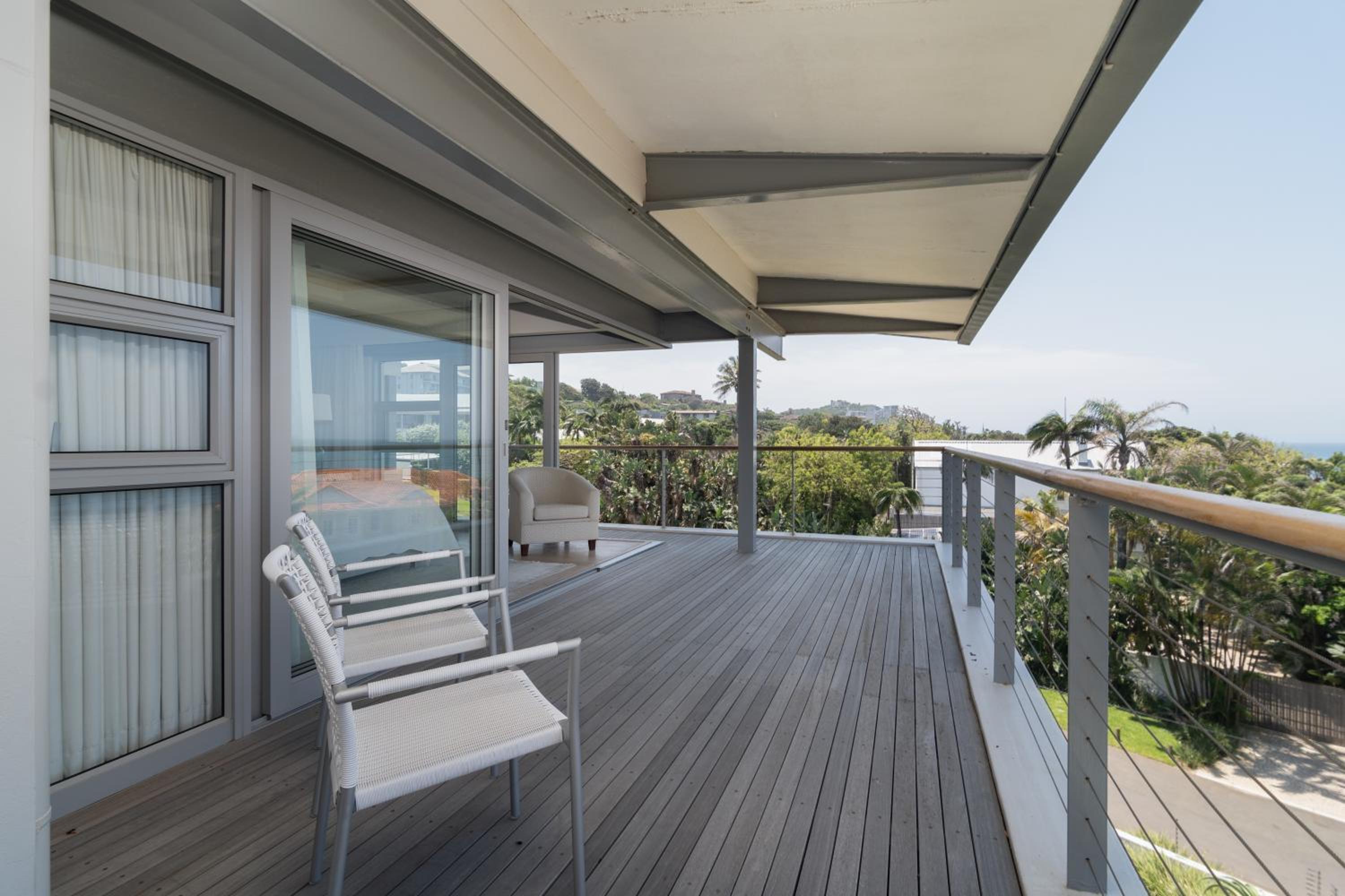 Lymegrove Beach Villa