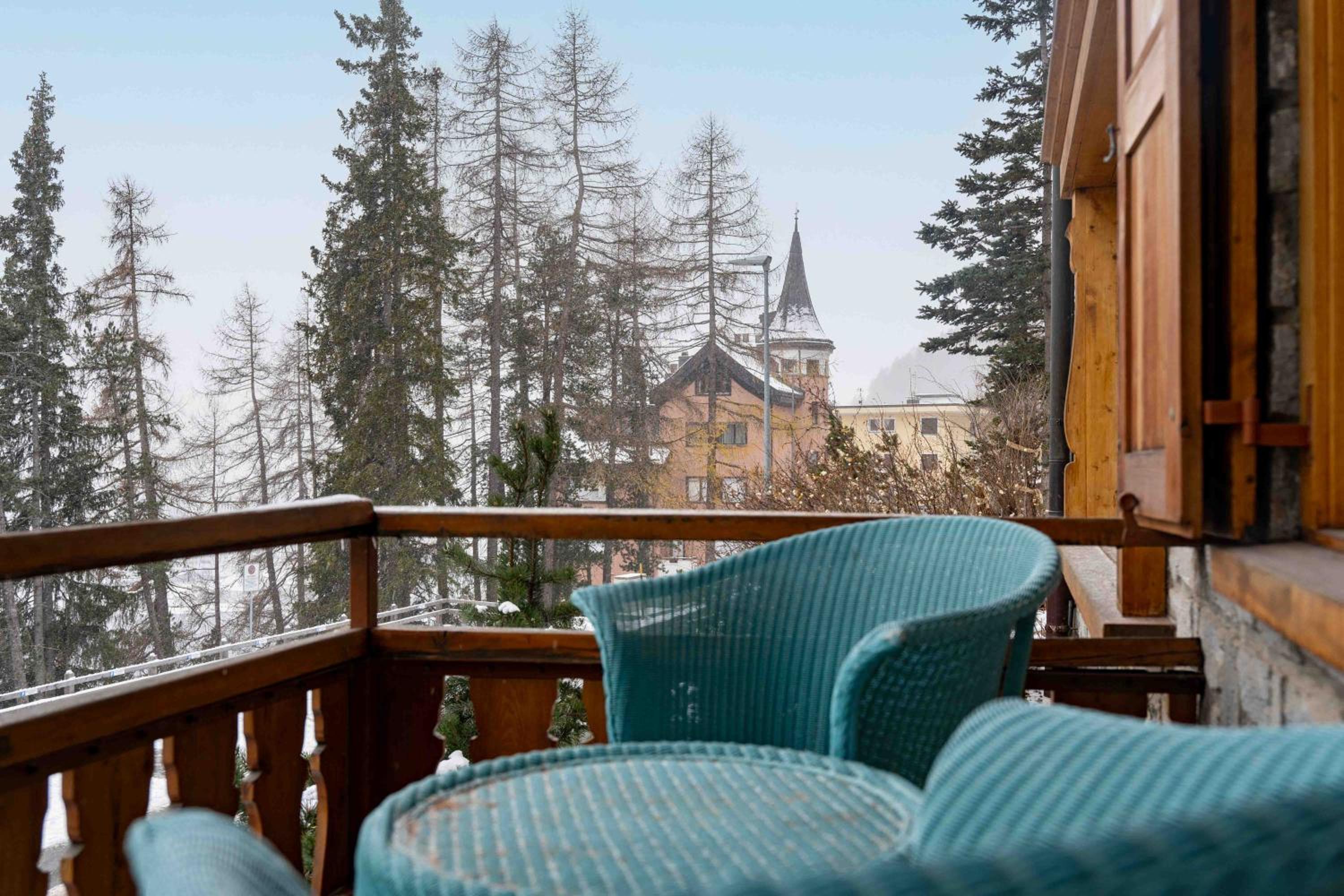 St Moritz 2bedr apt parking lake view