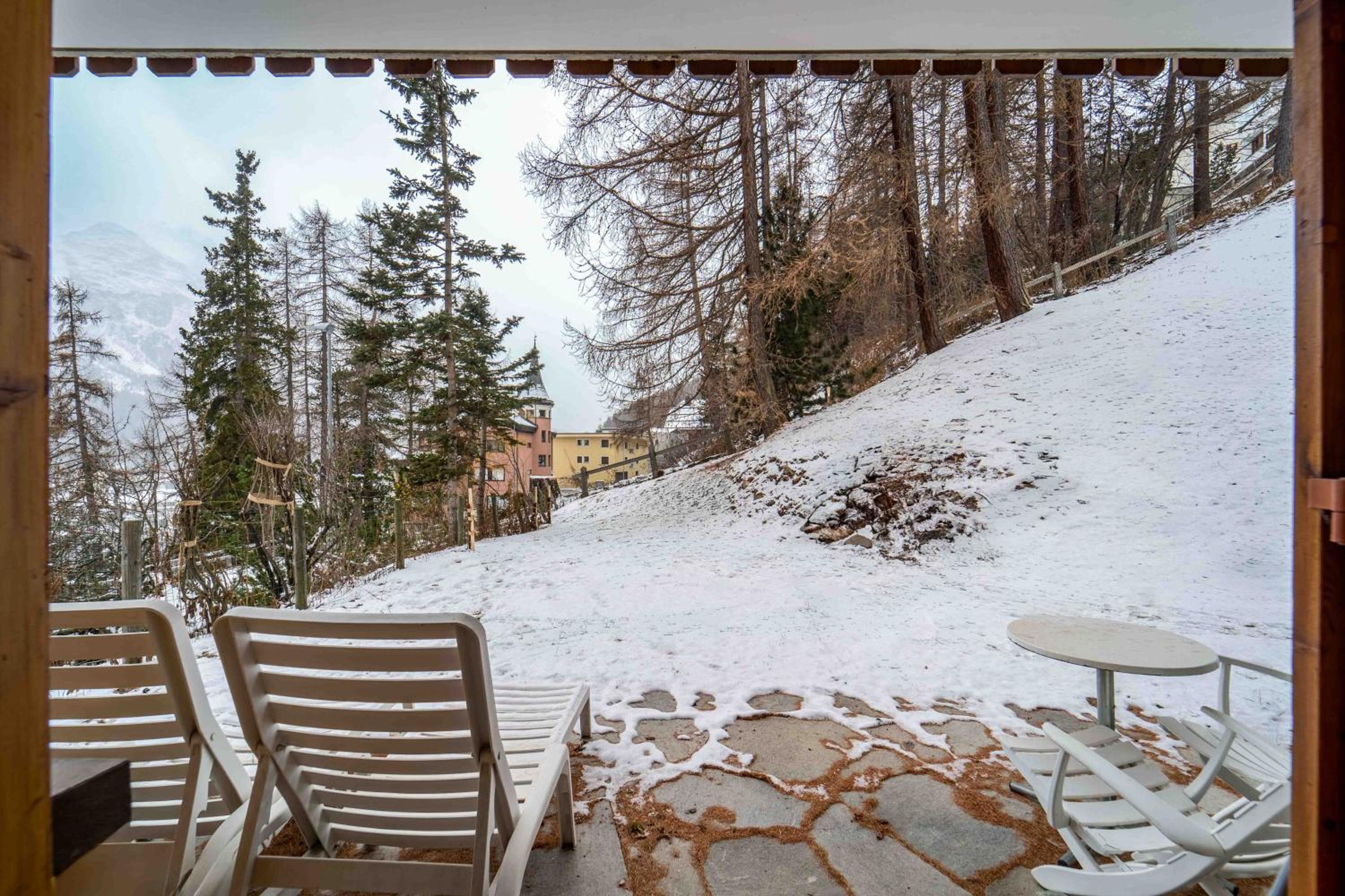 St Moritz 2bedr apt parking lake view