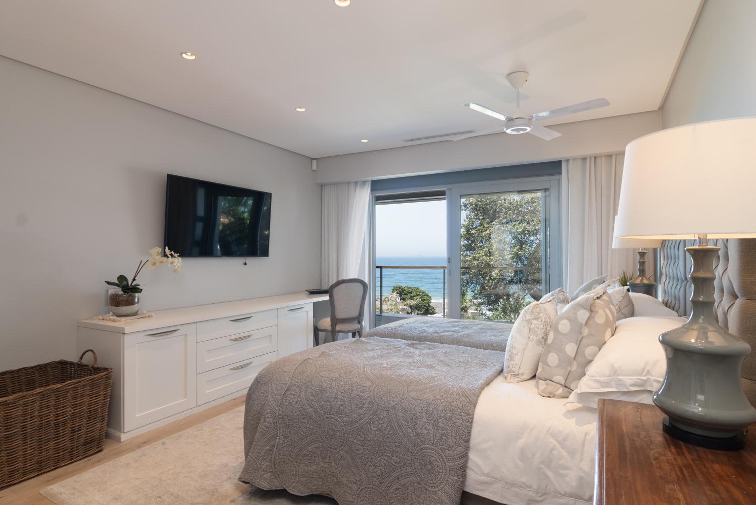 Lymegrove Beach Villa