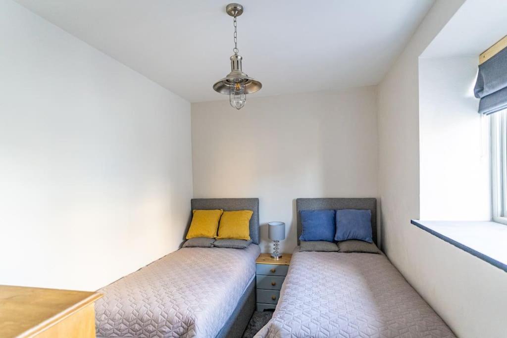 Neat Cottage, seaside cosy converted barn for 4 view 3