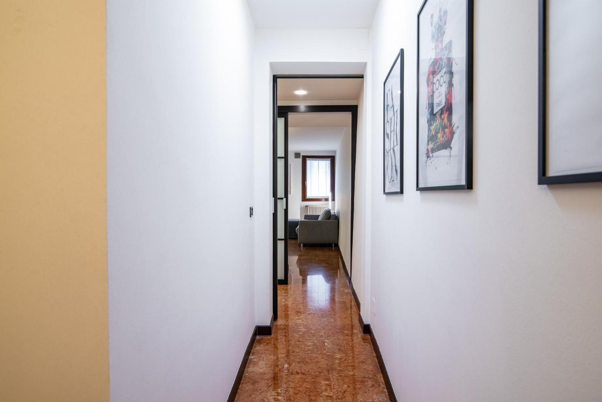 Lovelyhomes Riviera Apartment photo 3