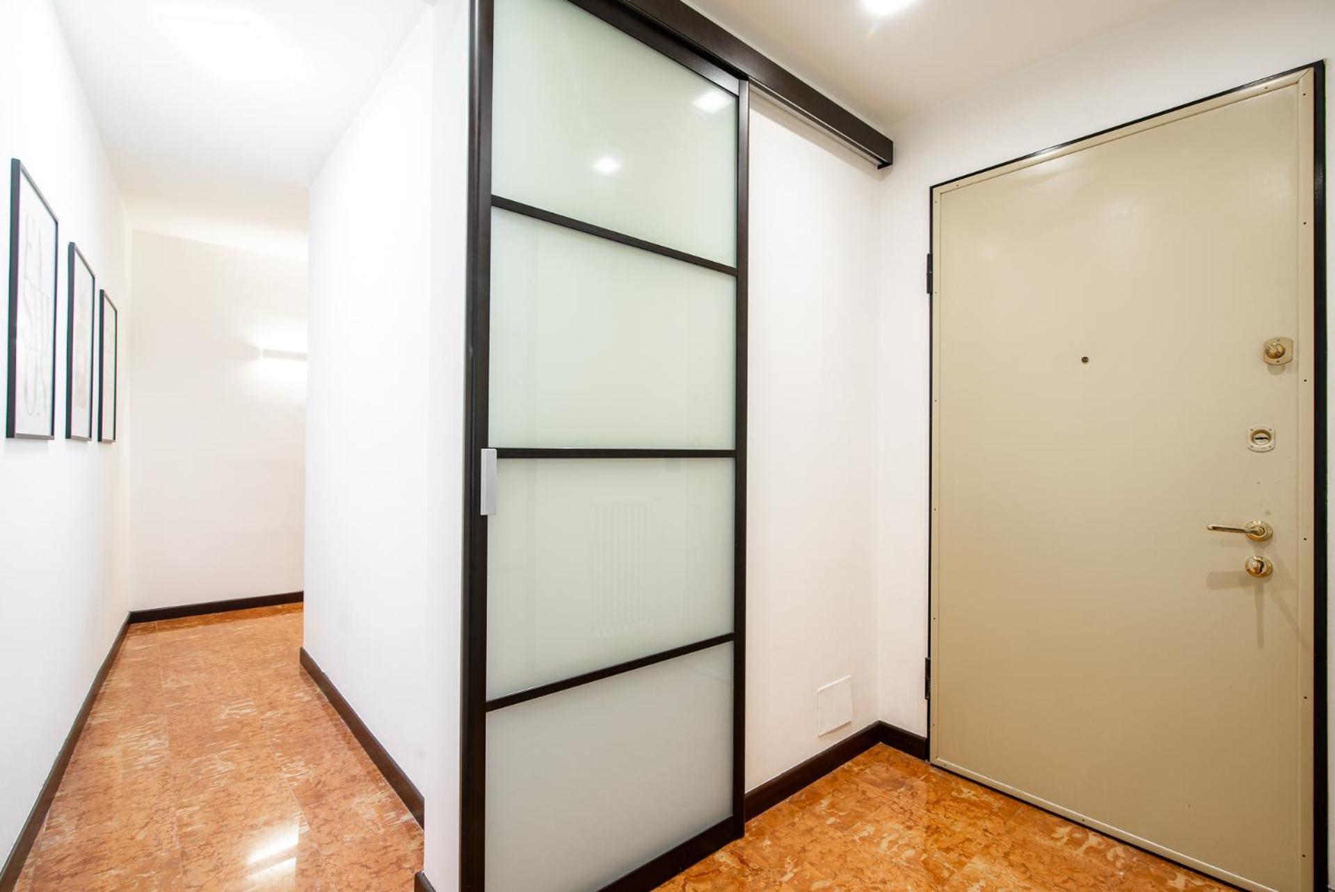 Lovelyhomes Riviera Apartment photo 4