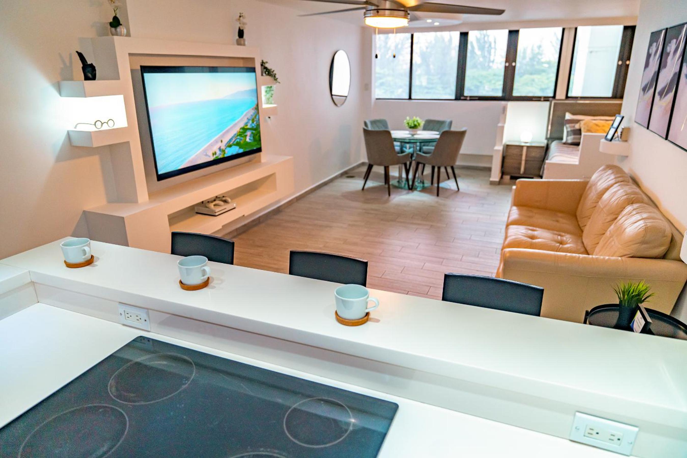 Beachfront Bliss at Isla Verde - Property Image 16