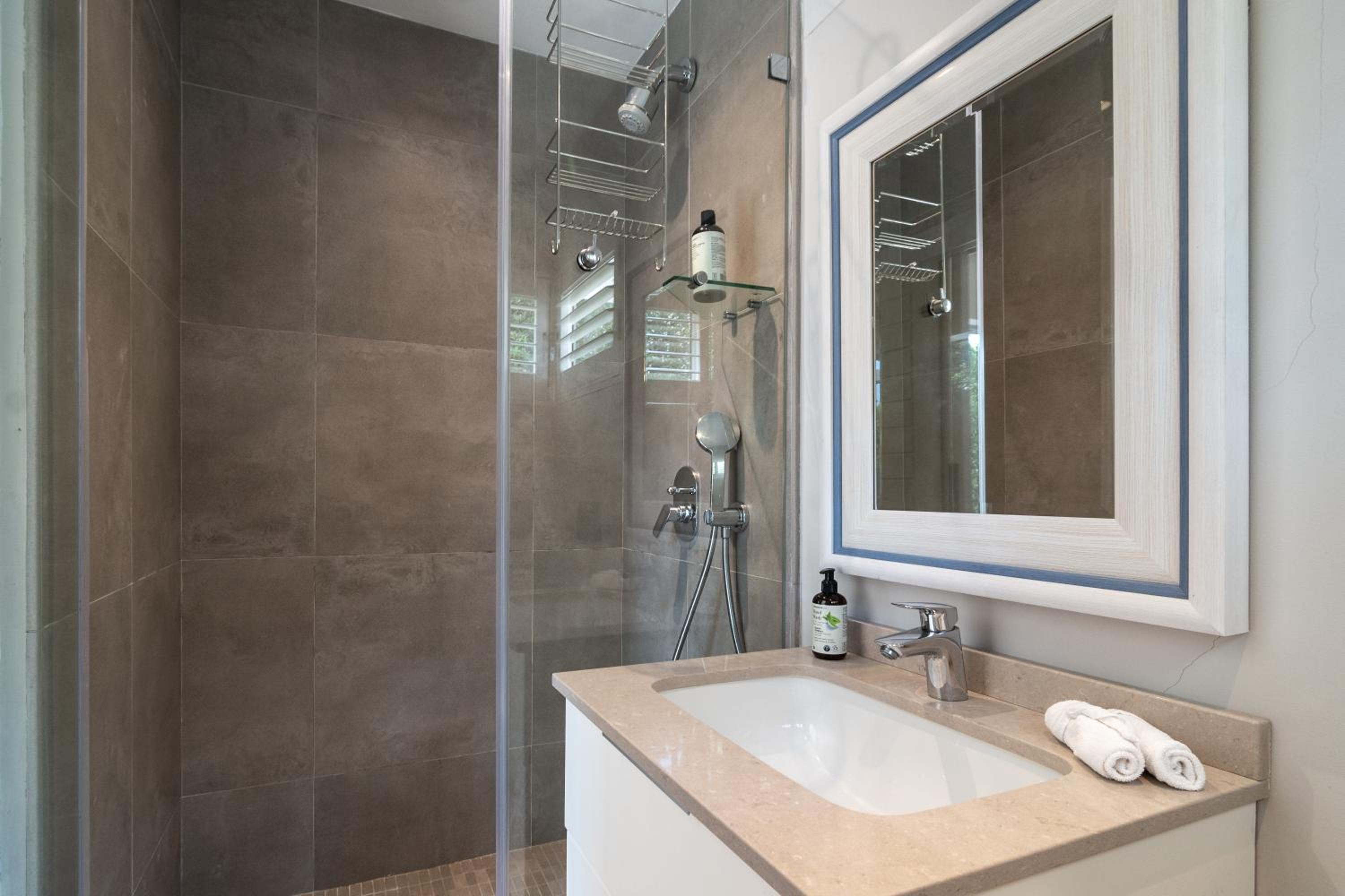 Lymegrove Beach Villa