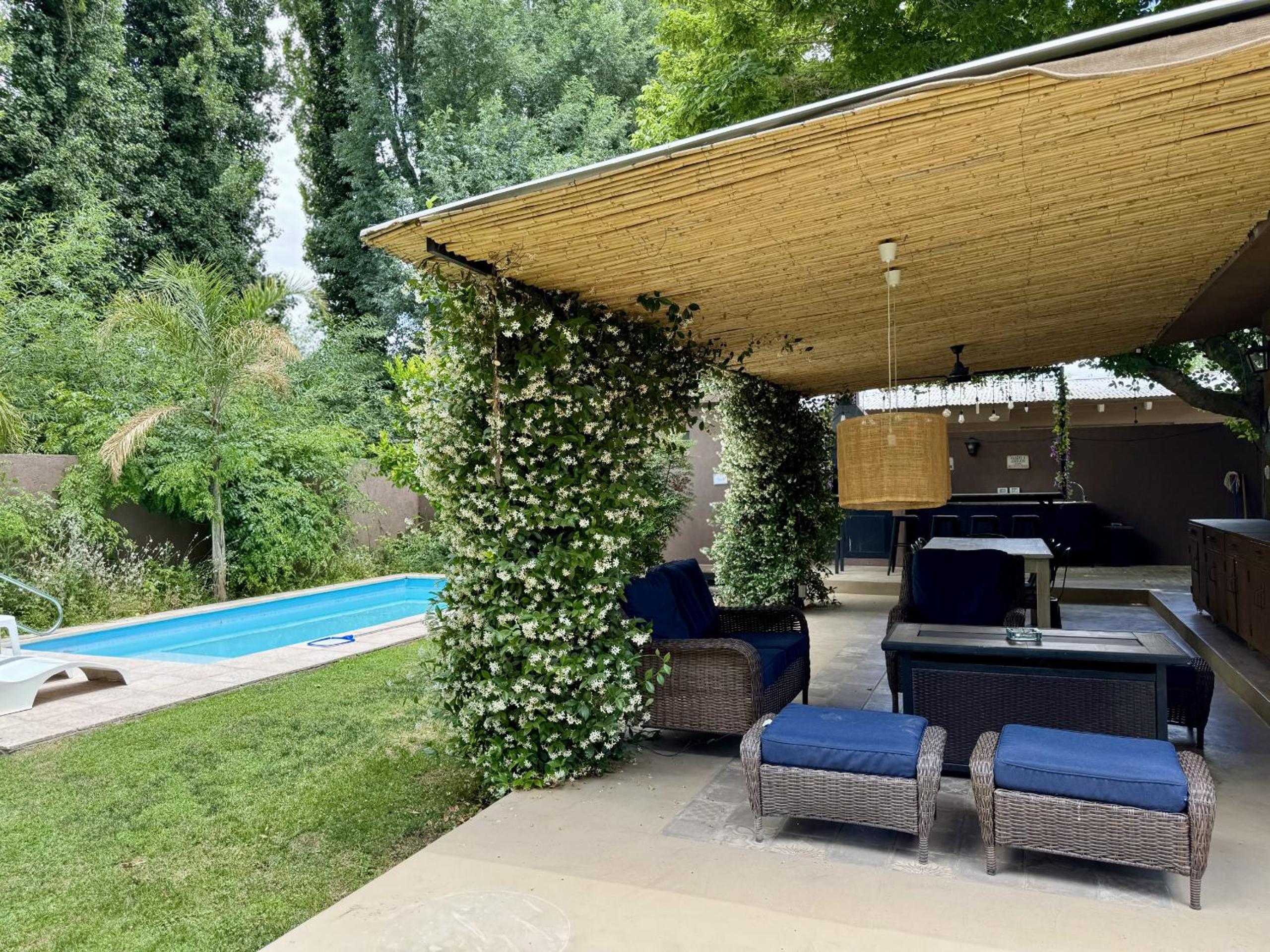Casa Miss Mary, con piscina en Chacras de Coria!