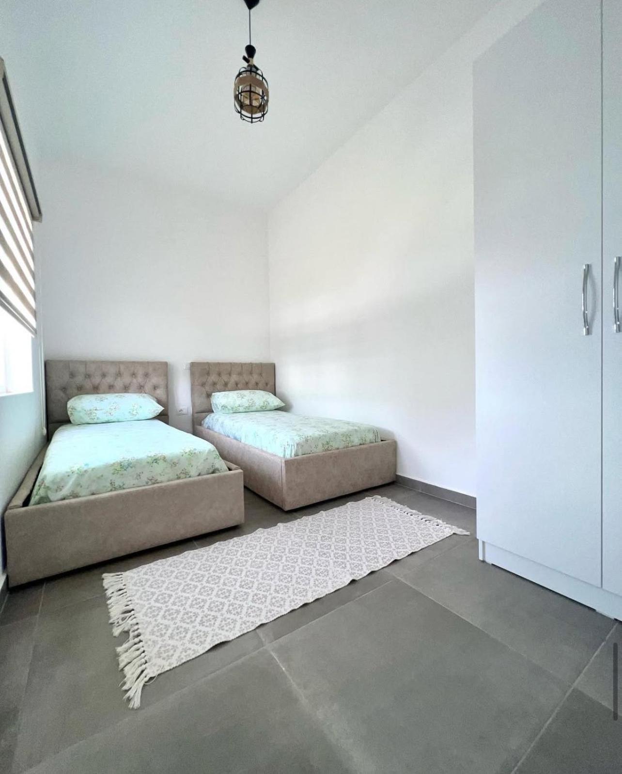 Sunset Apartments photo 2