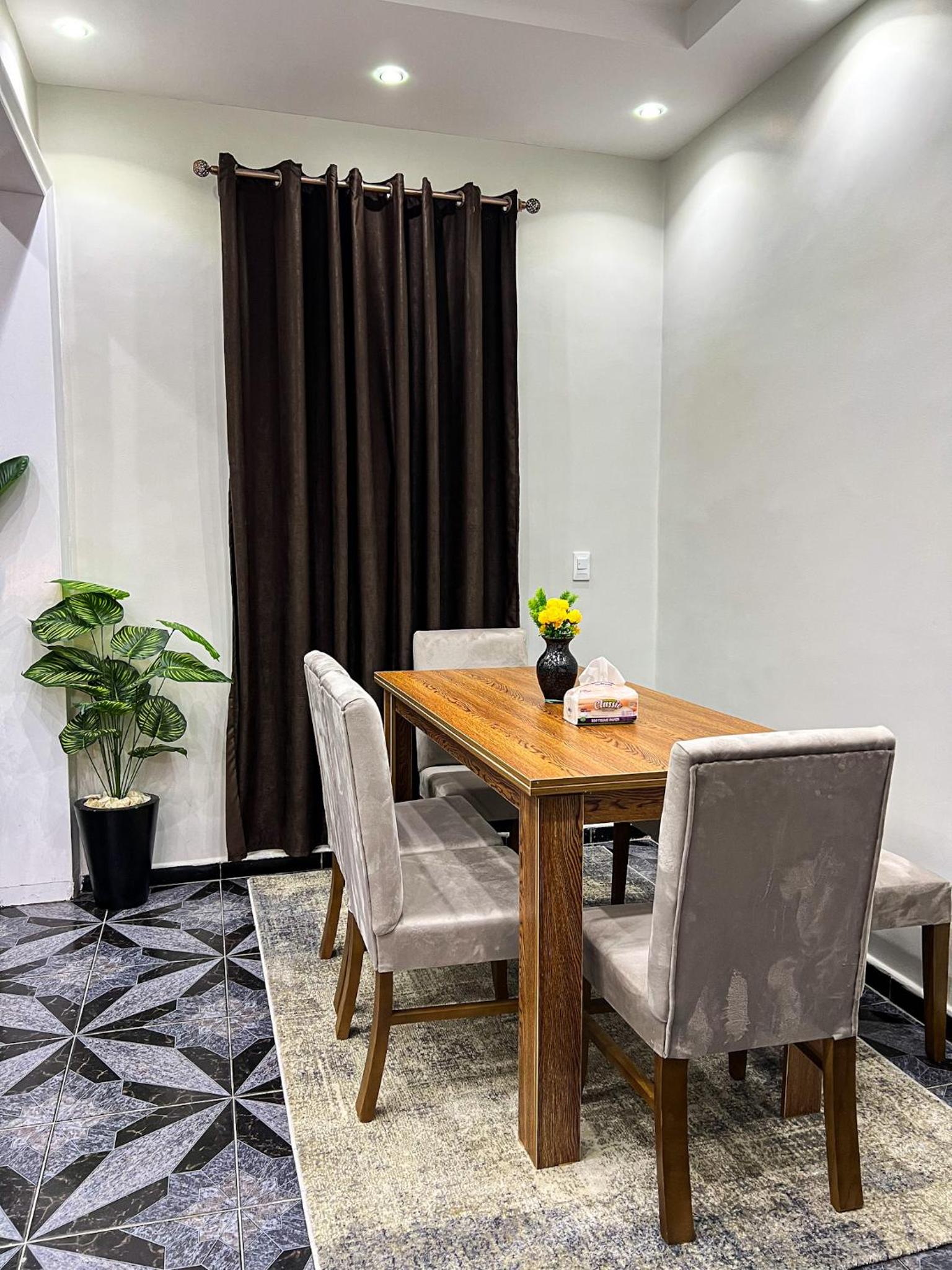 Tahrir Residence - Marriage Certificate is Required for Couples at Check-in