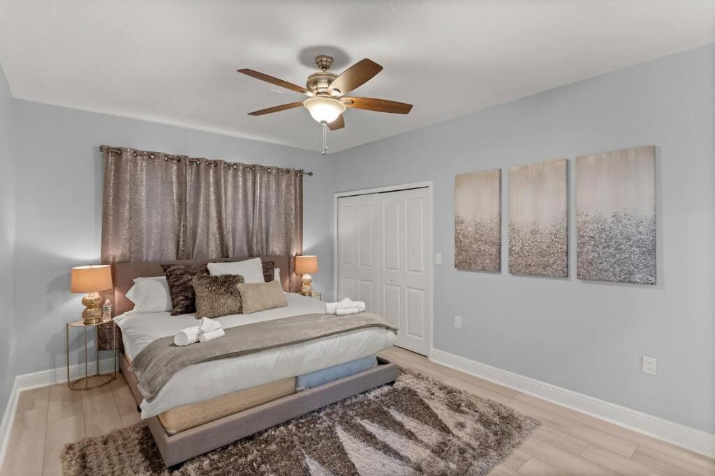 Luxury Ranch Master King Bed with heated Salted Pool
