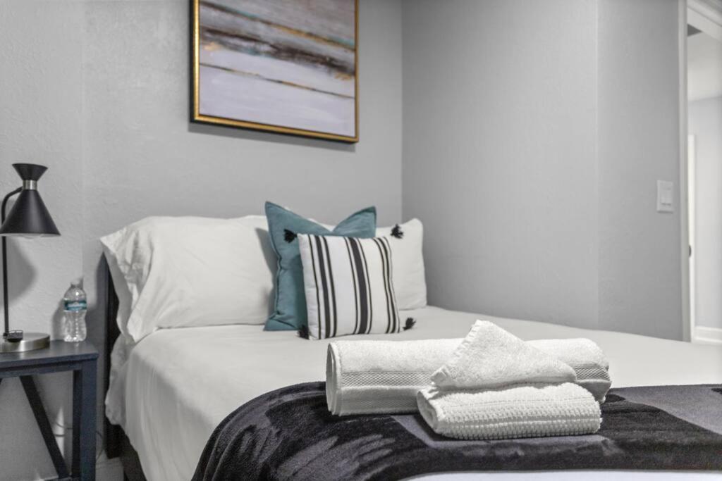 Luxury Ranch Master King Bed with heated Salted Pool
