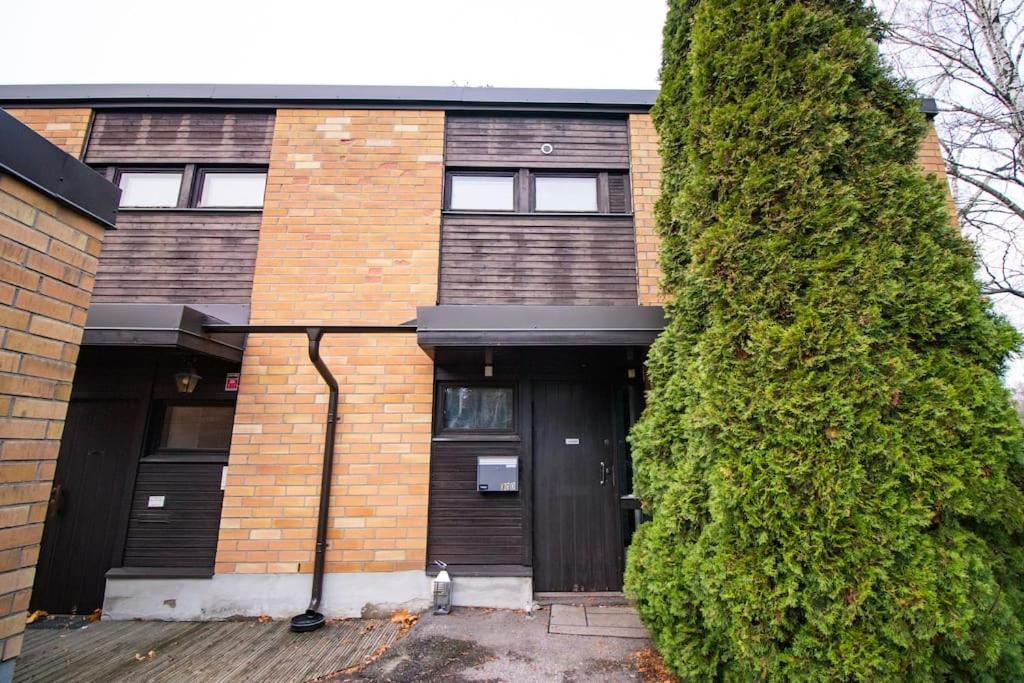 Waterfront Townhouse with BathTub Sauna,FREE Parking