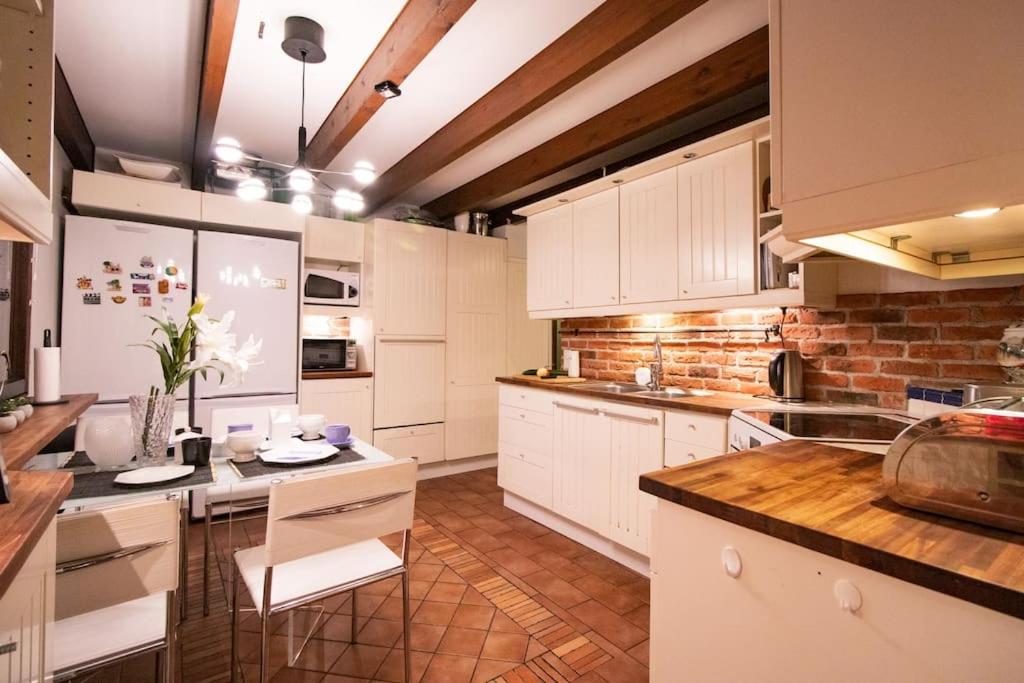 Waterfront Townhouse with BathTub Sauna,FREE Parking