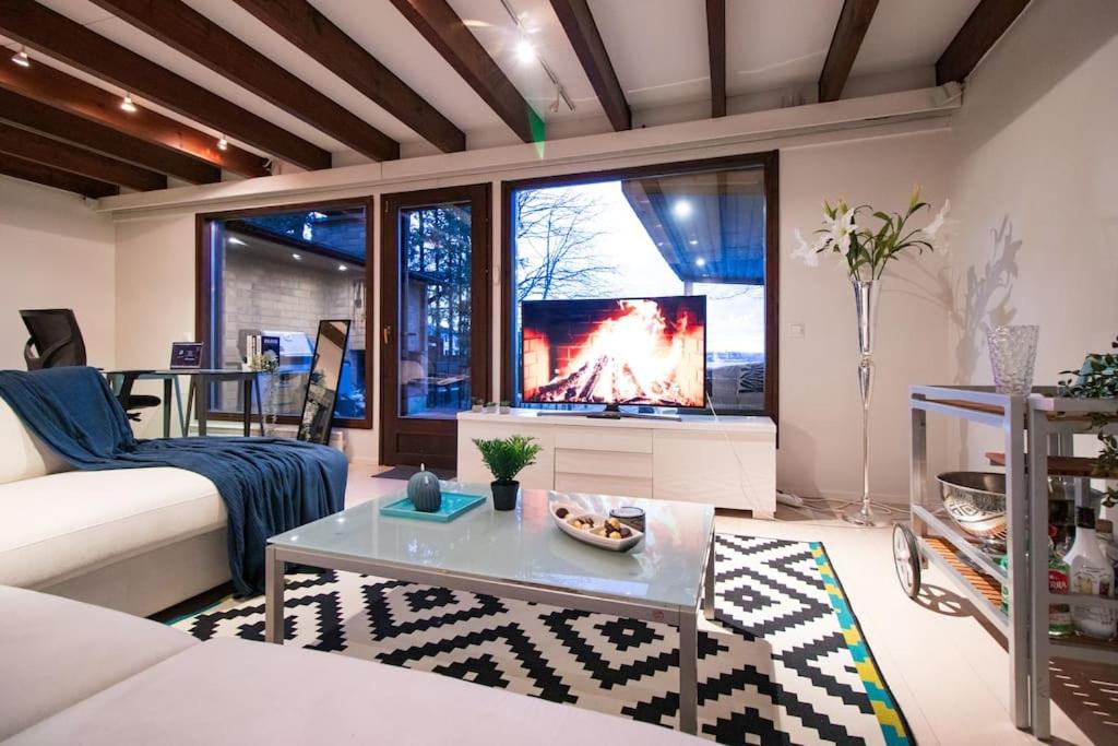 Waterfront Townhouse with BathTub Sauna,FREE Parking