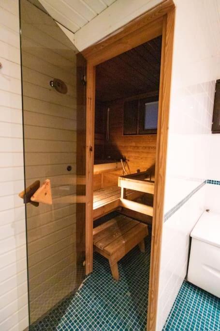 Waterfront Townhouse with BathTub Sauna,FREE Parking