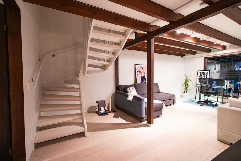 Waterfront Townhouse with BathTub Sauna,FREE Parking