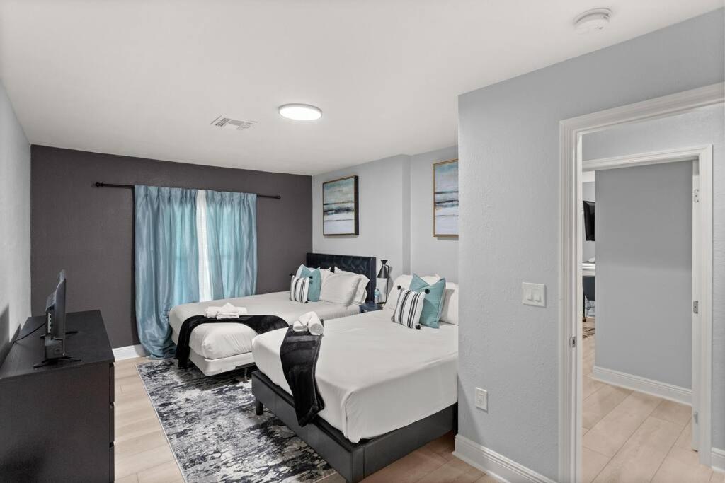 Luxury Ranch Master King Bed with heated Salted Pool