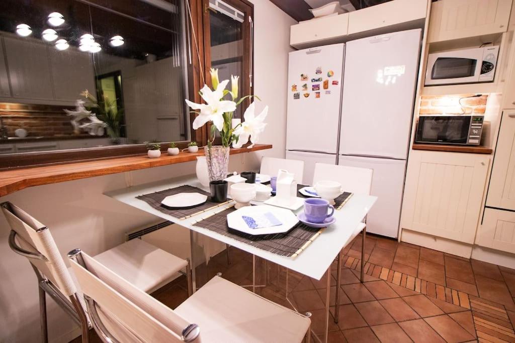 Waterfront Townhouse with BathTub Sauna,FREE Parking