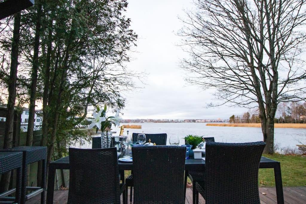 Waterfront Townhouse with BathTub Sauna,FREE Parking