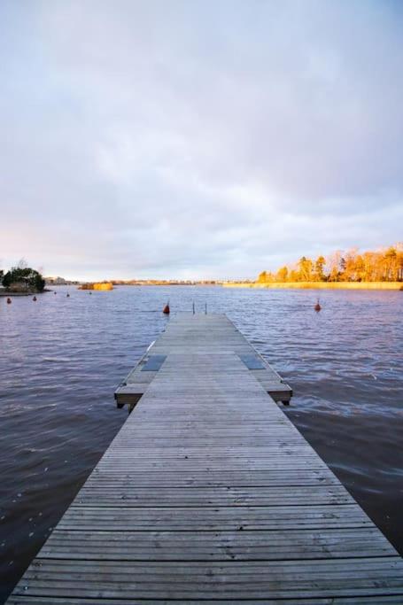 Waterfront Townhouse with BathTub Sauna,FREE Parking
