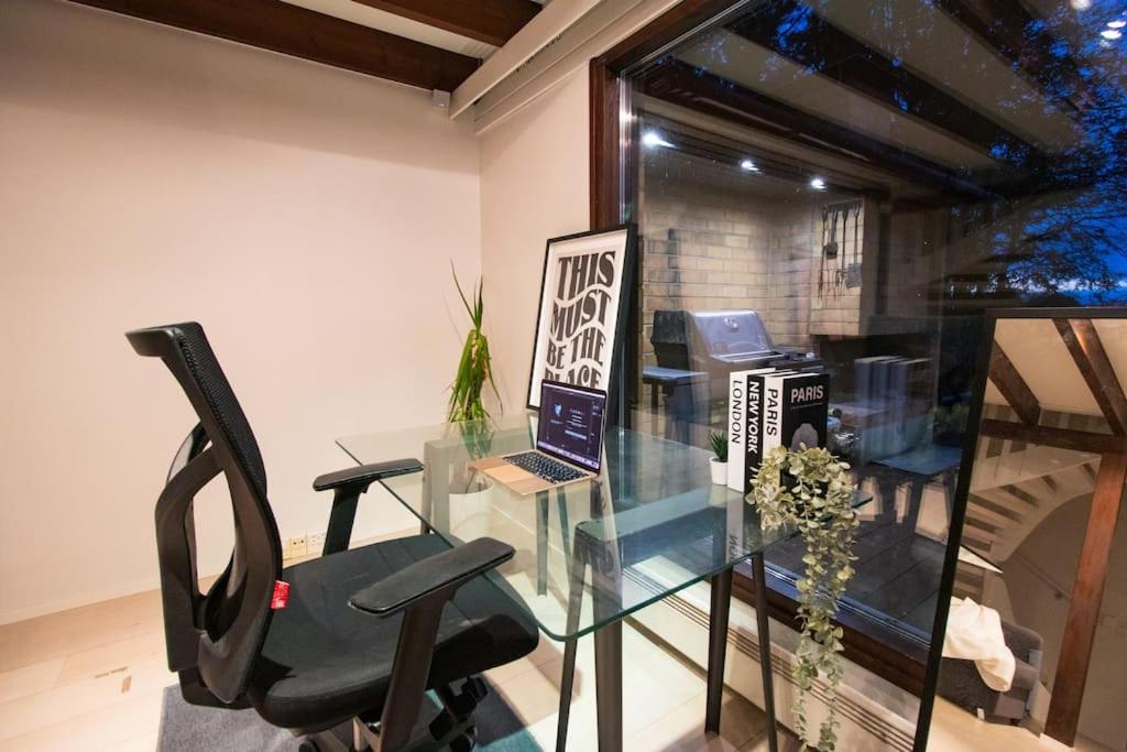 Waterfront Townhouse with BathTub Sauna,FREE Parking