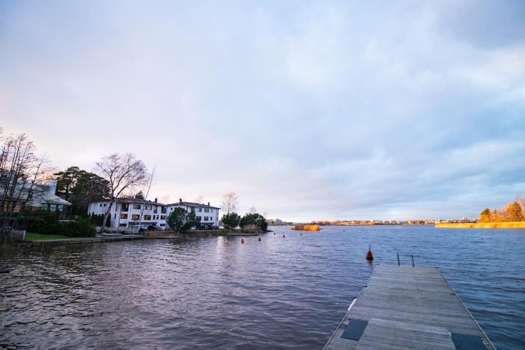 Waterfront Townhouse with BathTub Sauna,FREE Parking