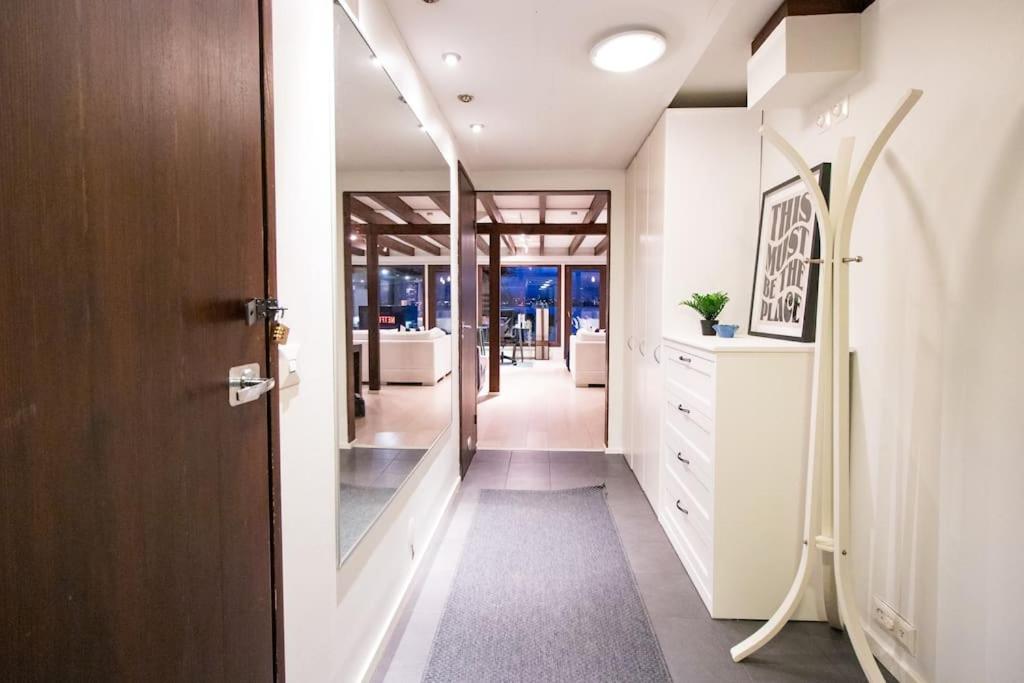 Waterfront Townhouse with BathTub Sauna,FREE Parking