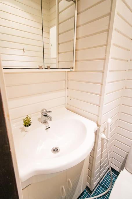Waterfront Townhouse with BathTub Sauna,FREE Parking