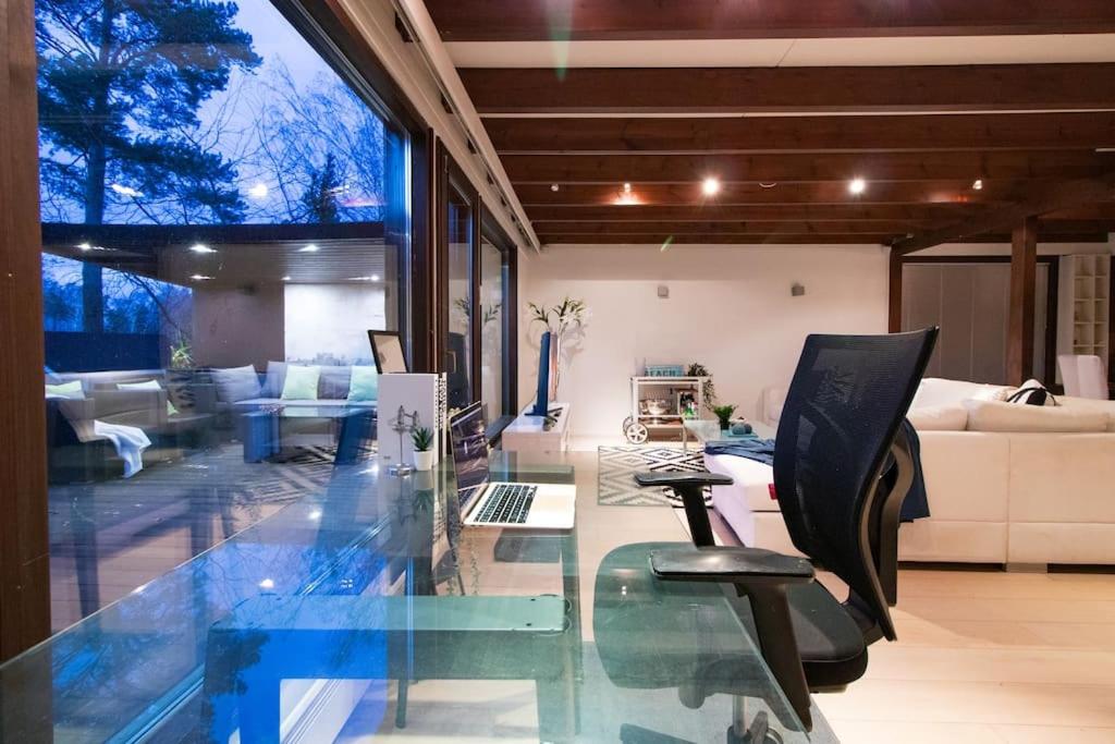 Waterfront Townhouse with BathTub Sauna,FREE Parking