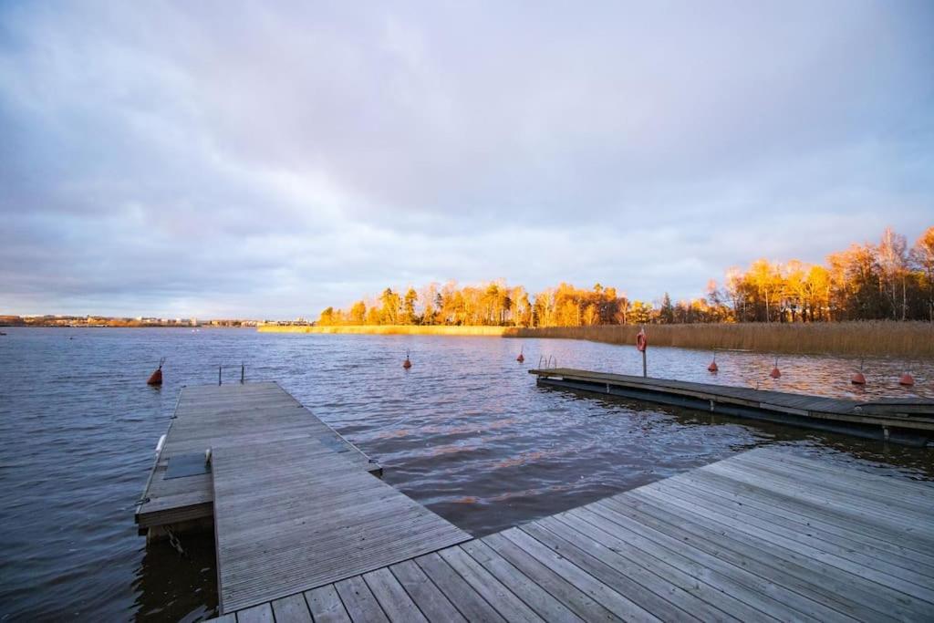 Waterfront Townhouse with BathTub Sauna,FREE Parking