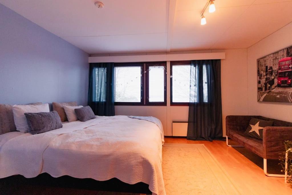 Waterfront Townhouse with BathTub Sauna,FREE Parking