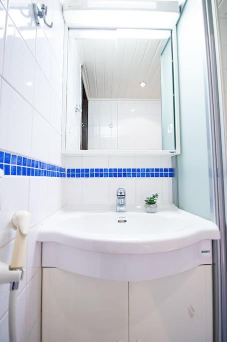 Waterfront Townhouse with BathTub Sauna,FREE Parking