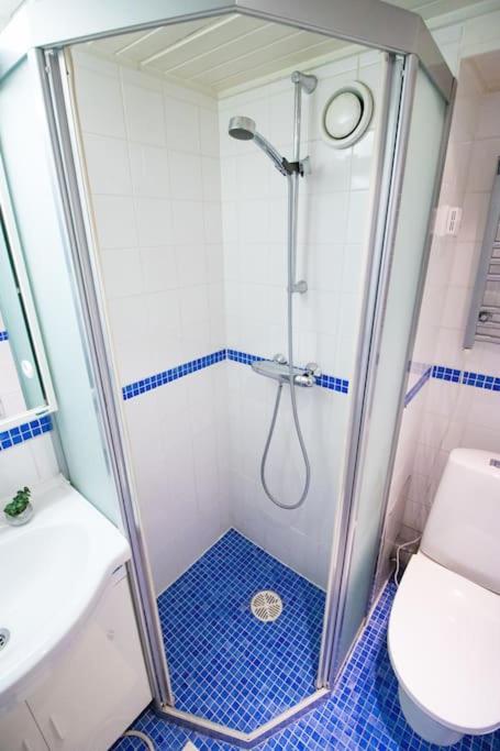 Waterfront Townhouse with BathTub Sauna,FREE Parking