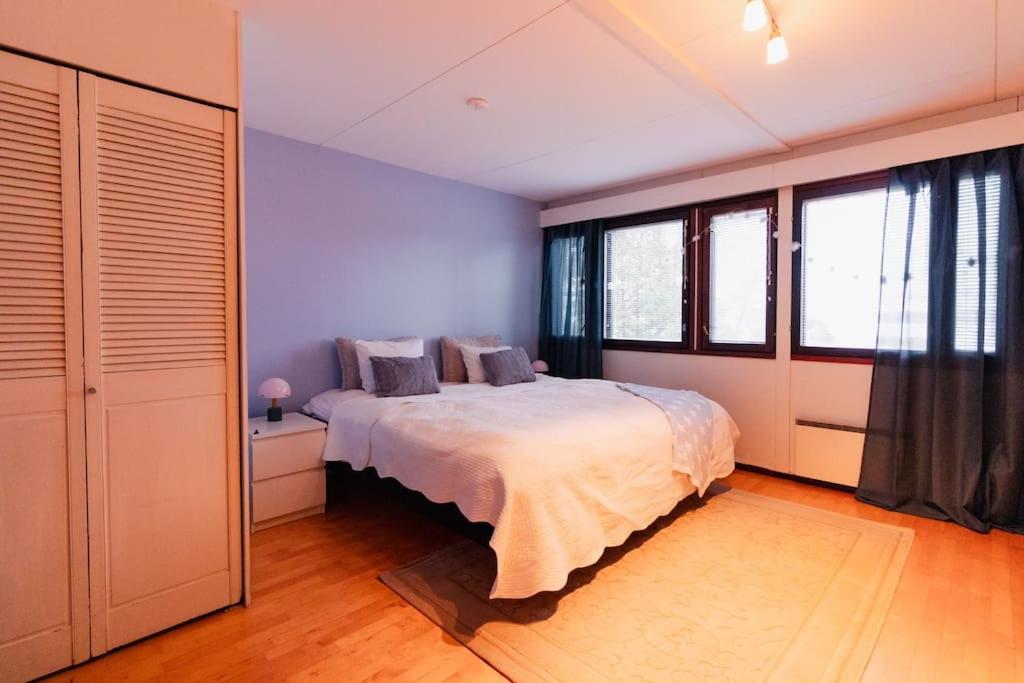 Waterfront Townhouse with BathTub Sauna,FREE Parking