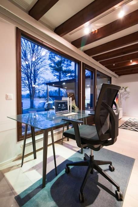 Waterfront Townhouse with BathTub Sauna,FREE Parking