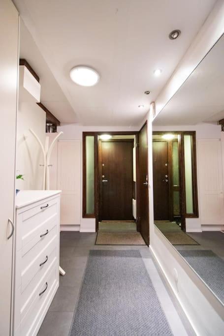 Waterfront Townhouse with BathTub Sauna,FREE Parking