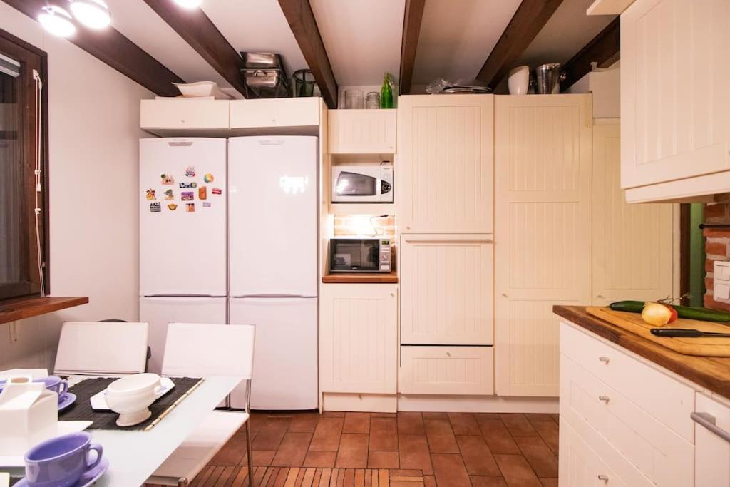 Waterfront Townhouse with BathTub Sauna,FREE Parking