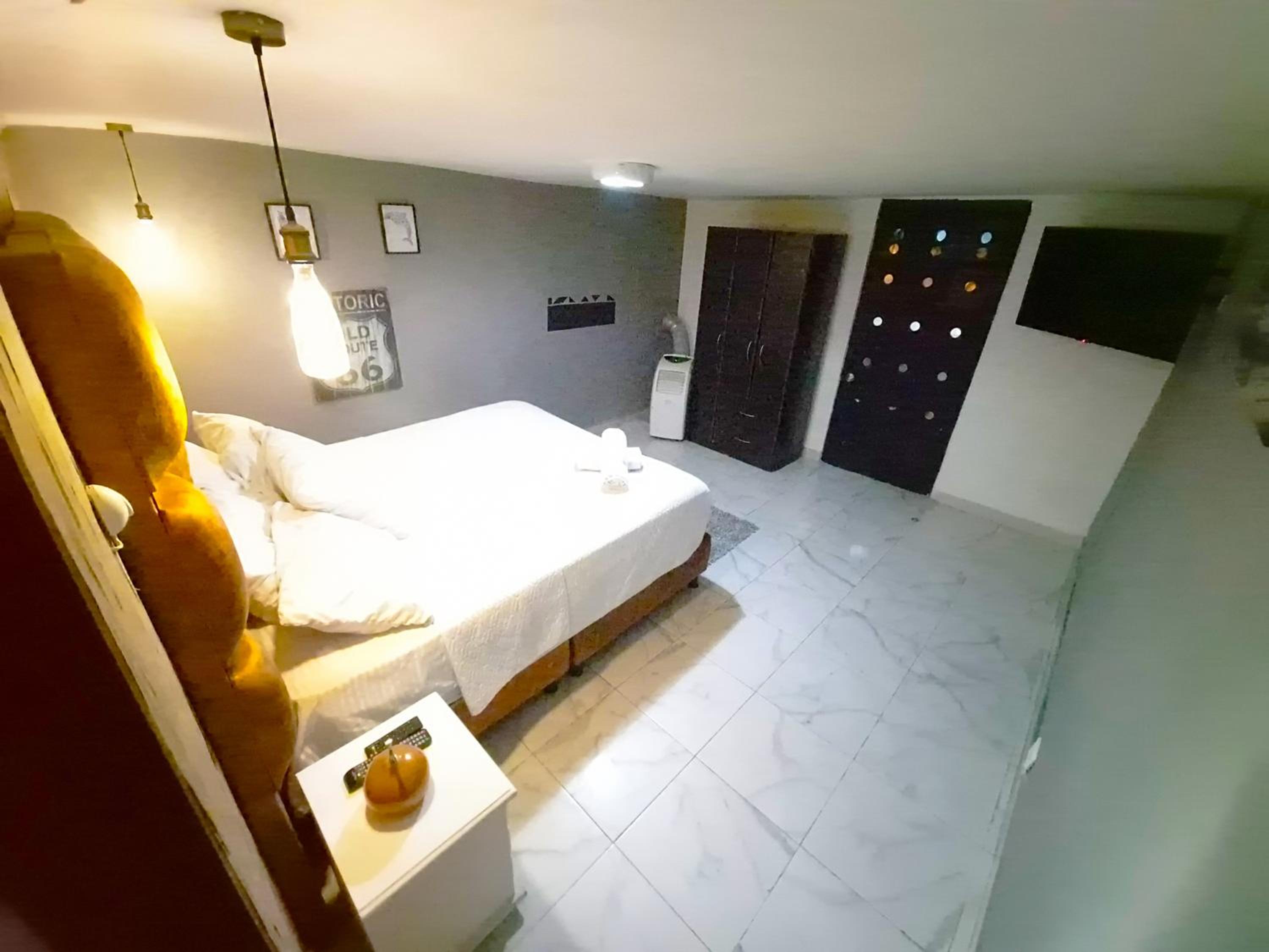 Duplex w Rooftop, Pool & 3 Jacuzzi, Maid, Security