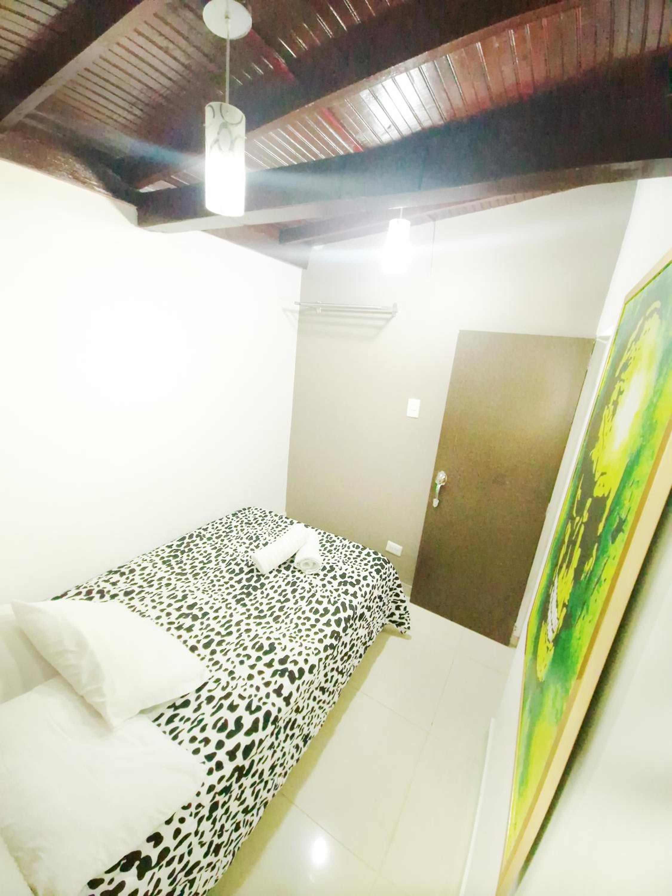 Duplex w Rooftop, Pool & 3 Jacuzzi, Maid, Security