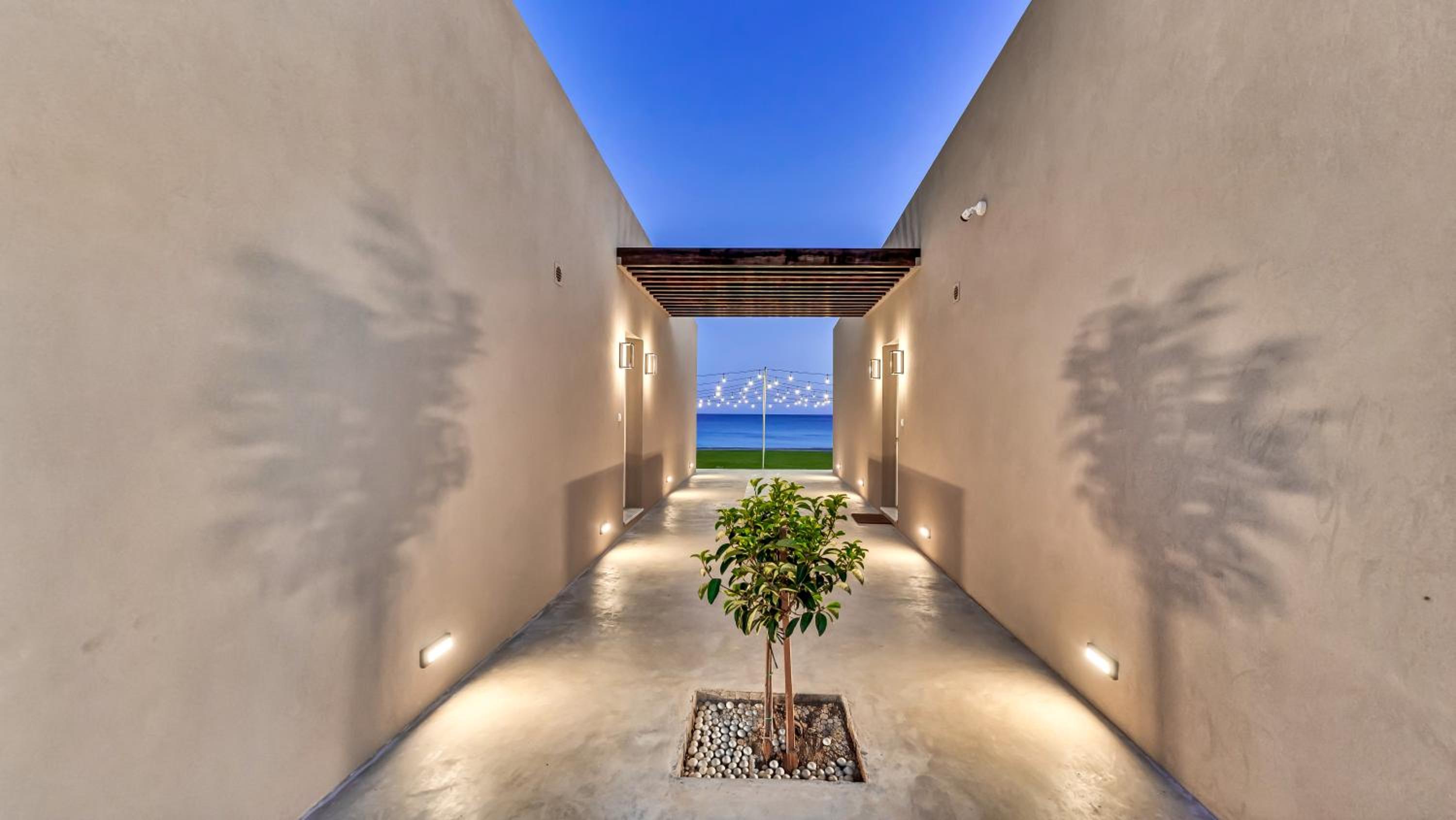 Blue Dream - Beach Front Villa