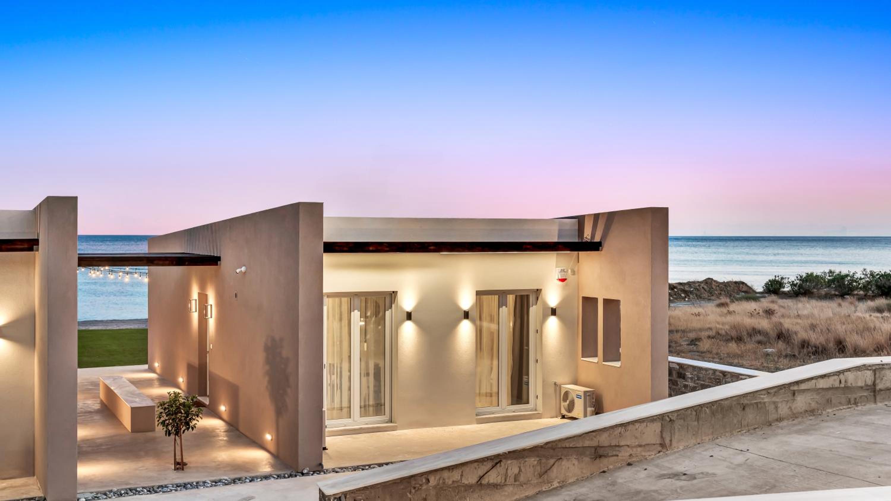 Blue Dream - Beach Front Villa