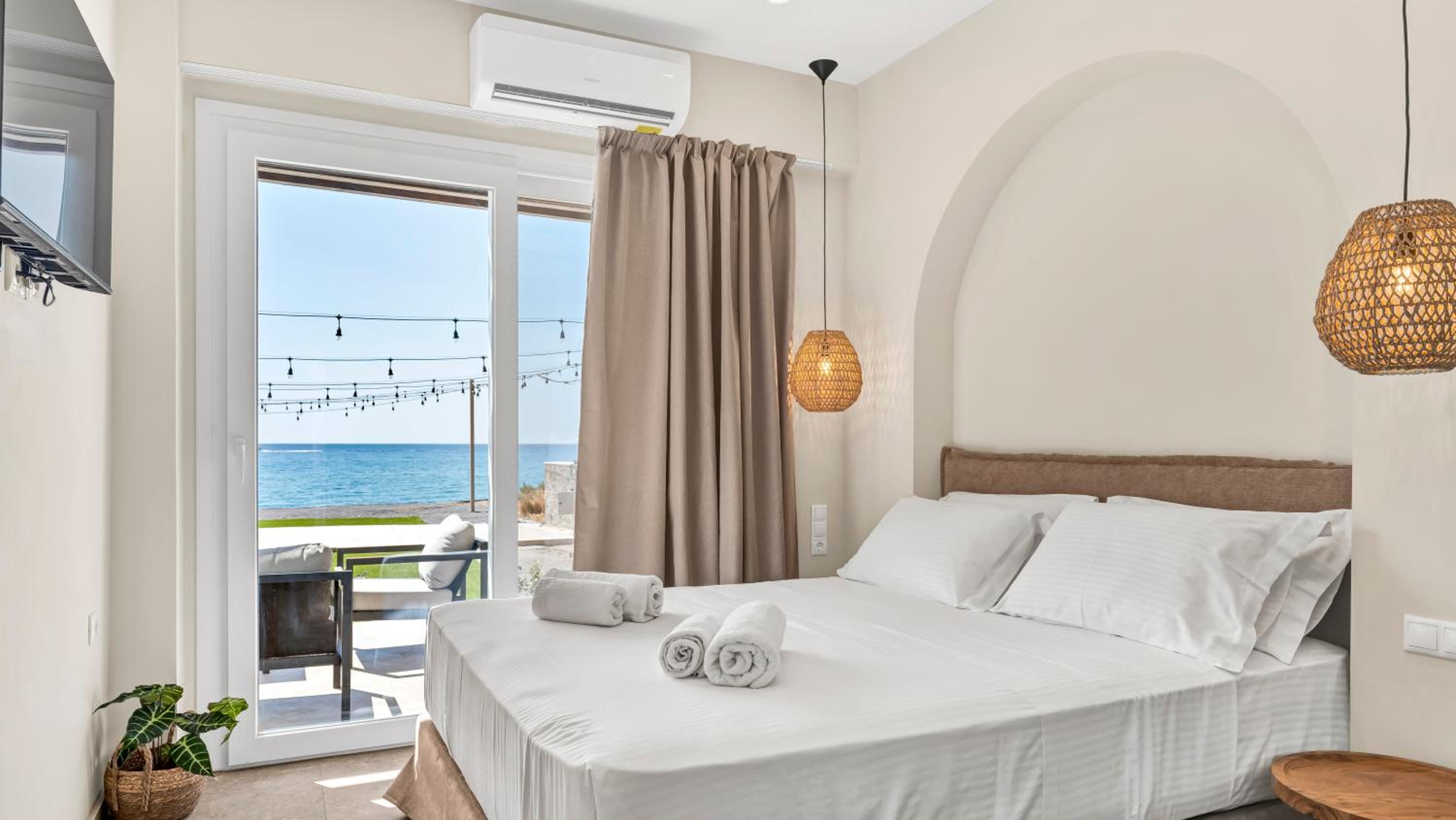 Blue Dream - Beach Front Villa
