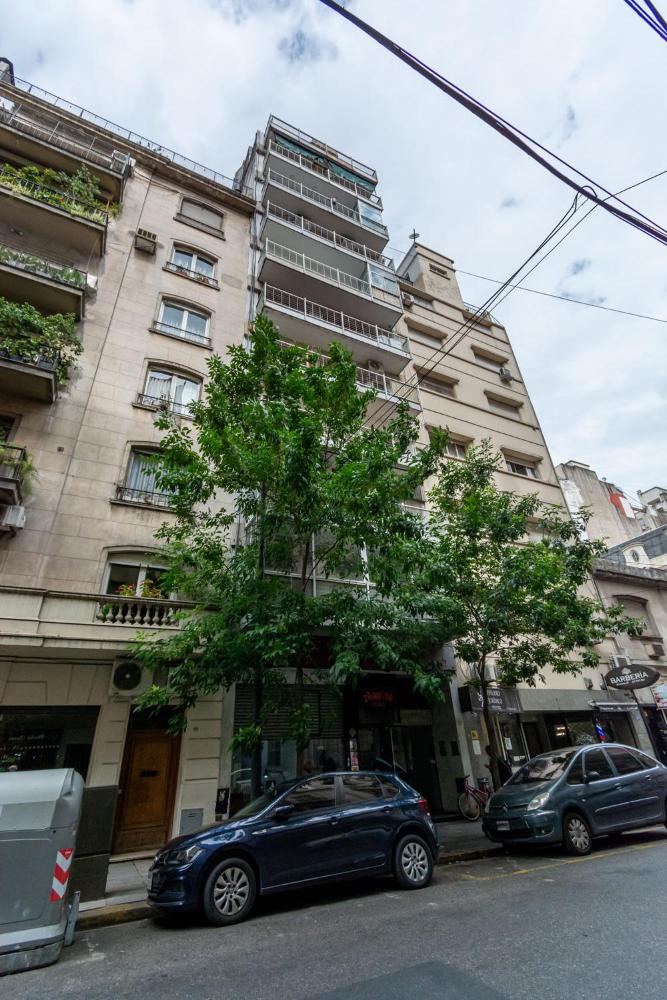 Elegante departamento ubicado en la mejor zona de Recoleta sobre la calle Paraná 1019