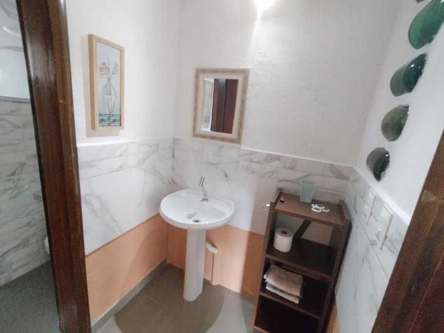 Apartamento térreo 1 dormitório 300m do mar
