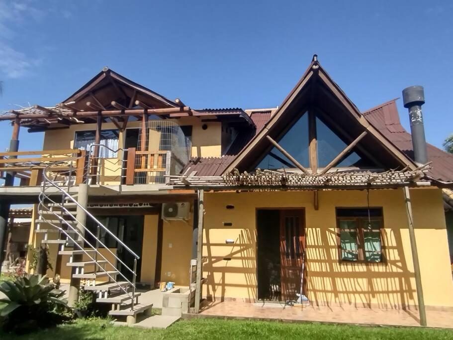 Apartamento térreo 1 dormitório 300m do mar