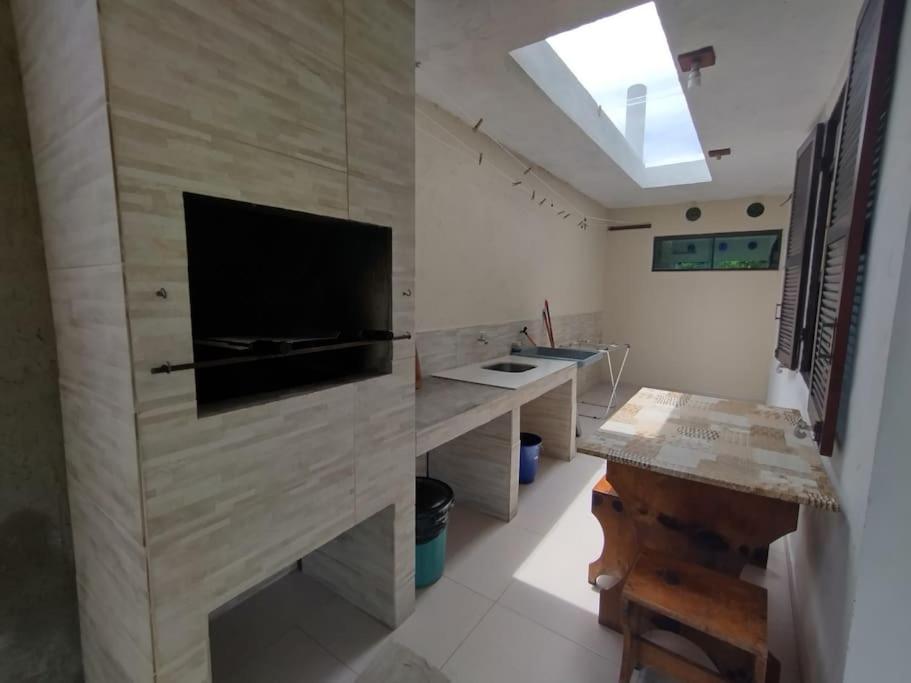 Apartamento térreo 1 dormitório 300m do mar