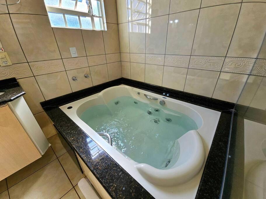 Linda casa 5 quartos prox a av cataratas e centro