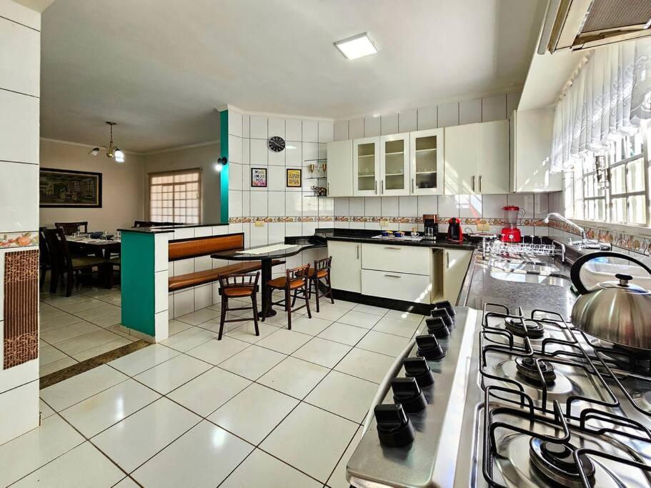 Linda casa 5 quartos prox a av cataratas e centro